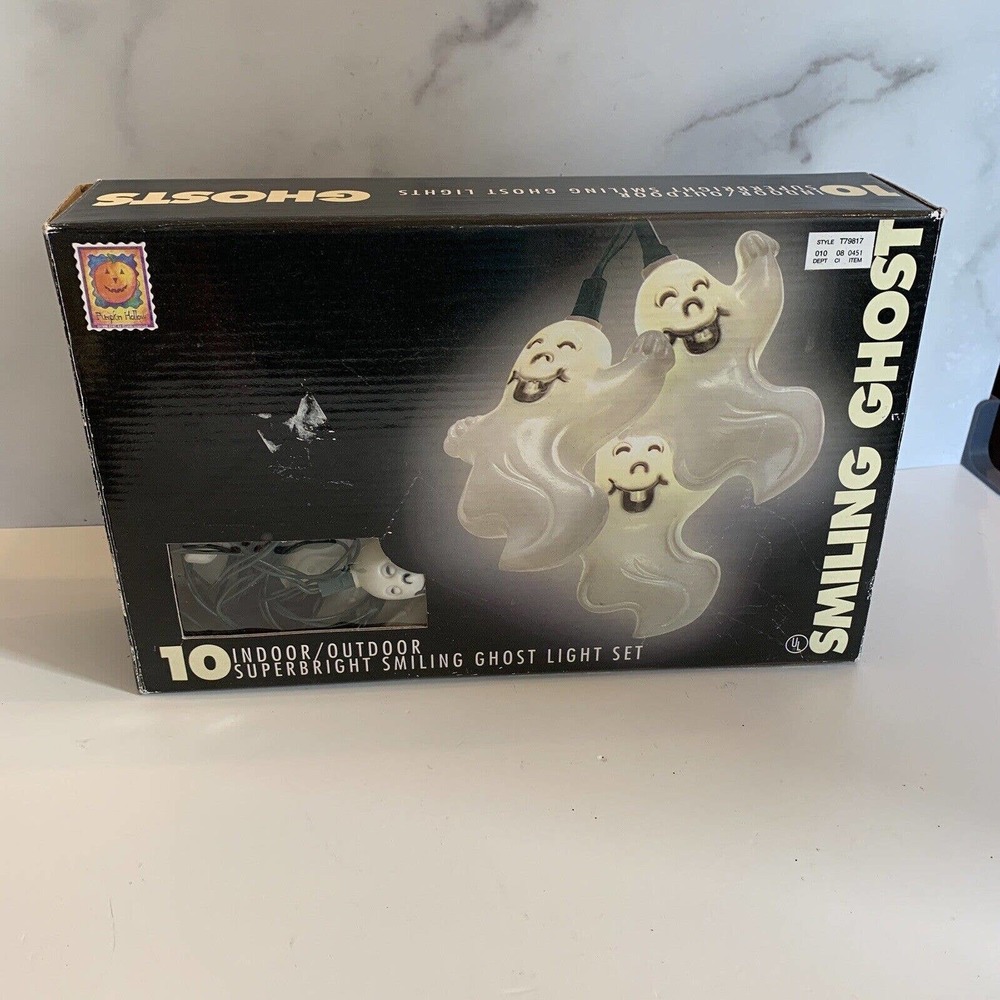 Vintage 1996 Smiling Ghosts and Dancing Skeletons Halloween String Lights F2
